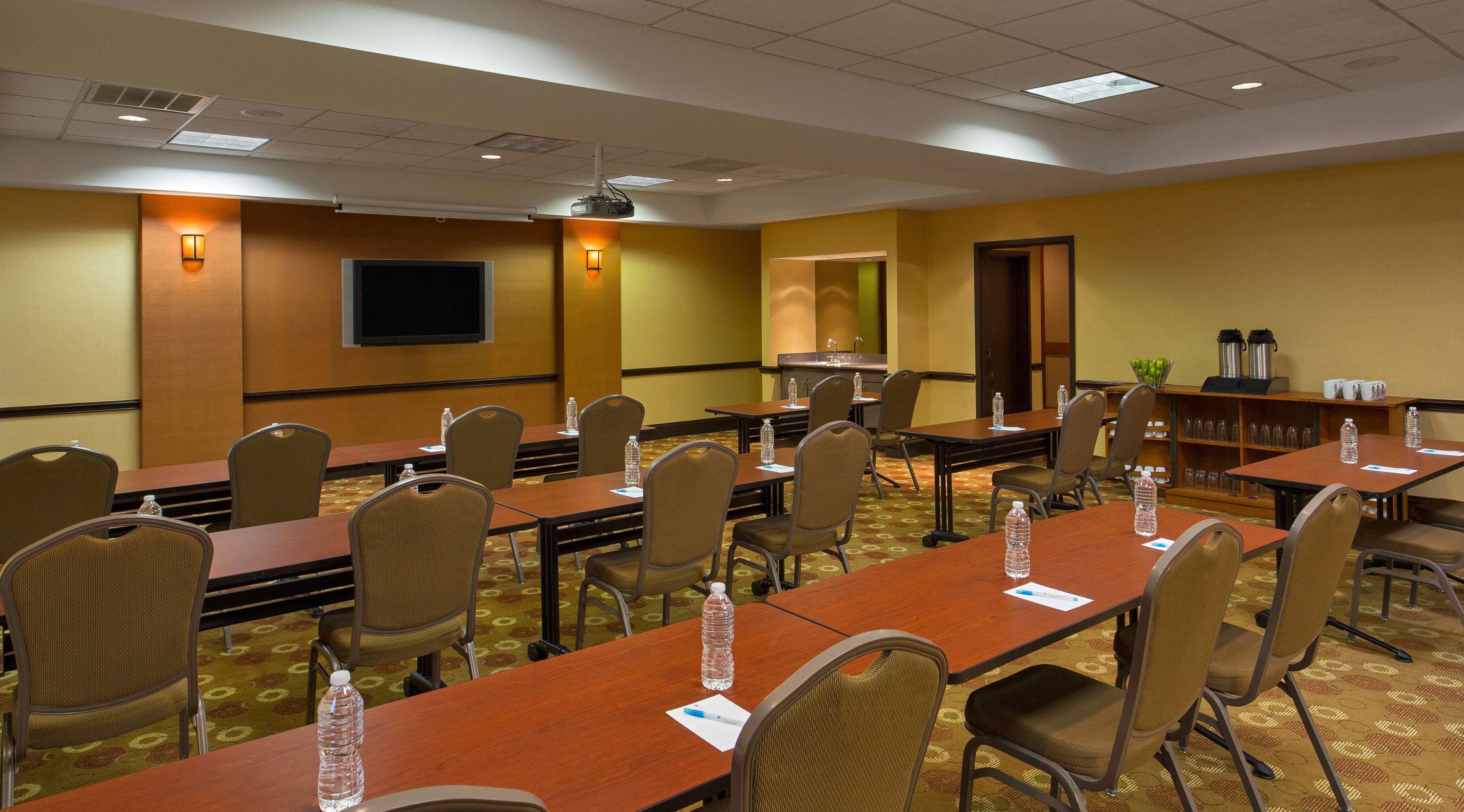 Hyatt Place Indianapolis Airport Eksteriør billede