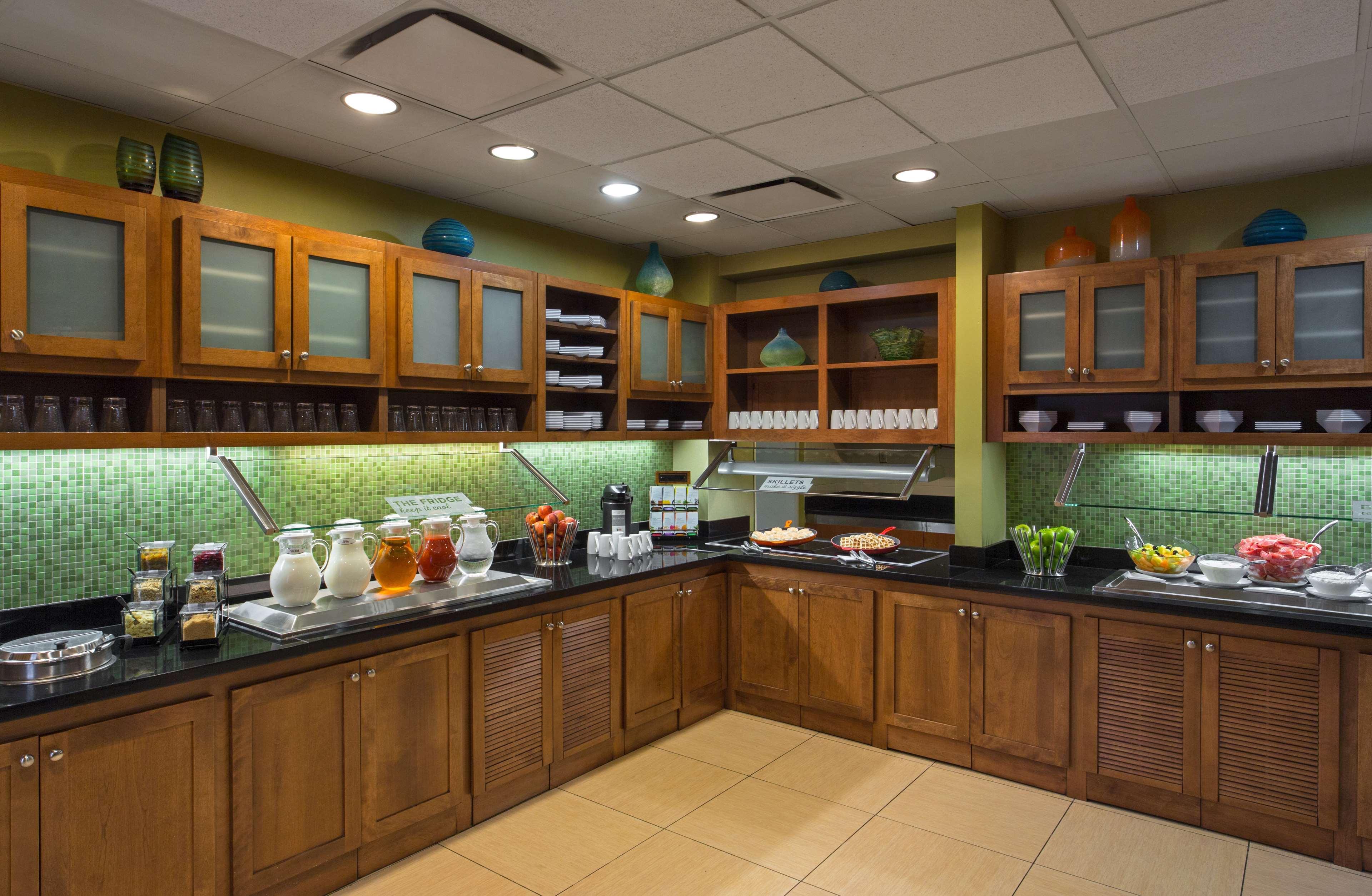 Hyatt Place Indianapolis Airport Eksteriør billede