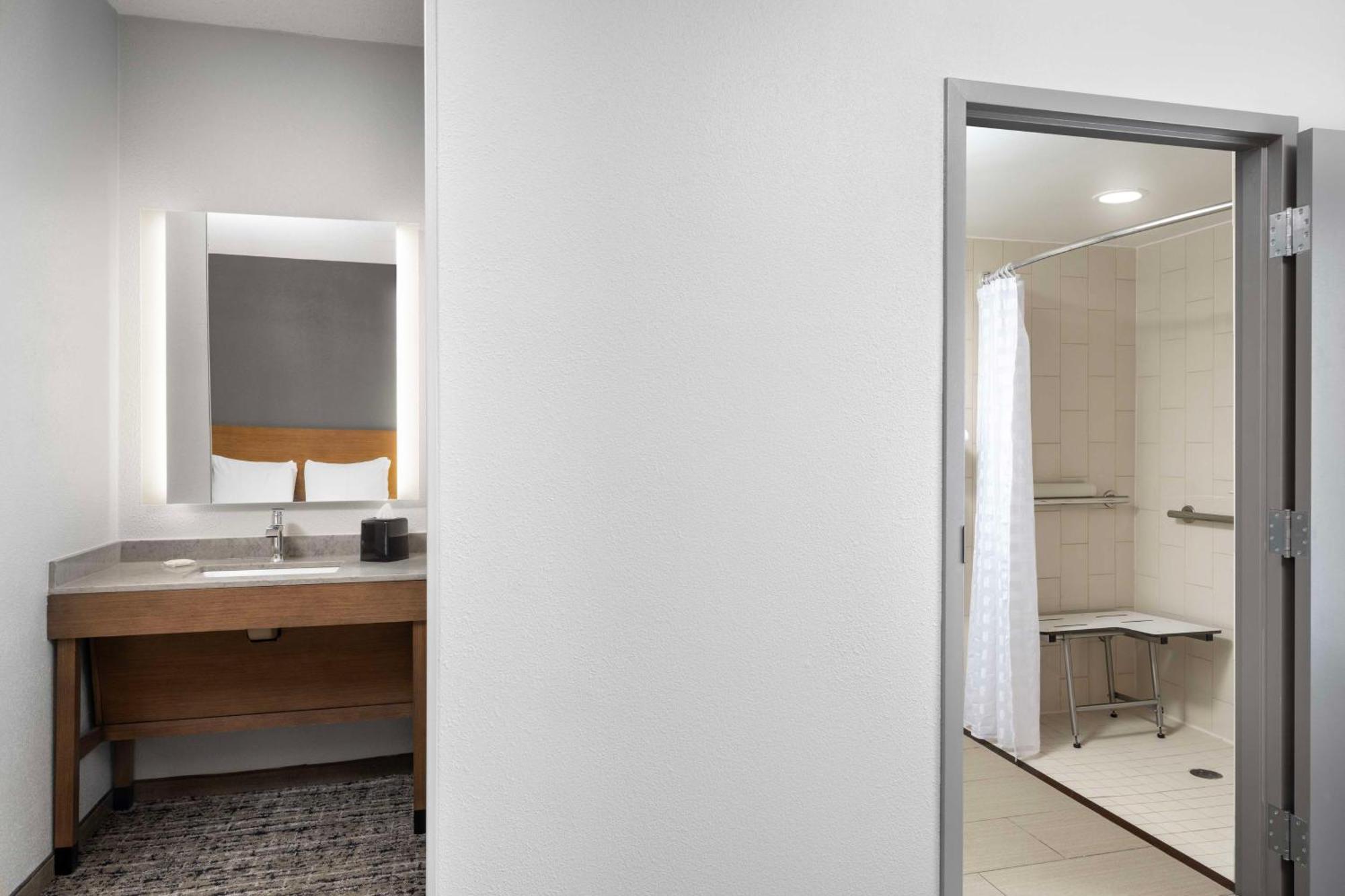 Hyatt Place Indianapolis Airport Eksteriør billede