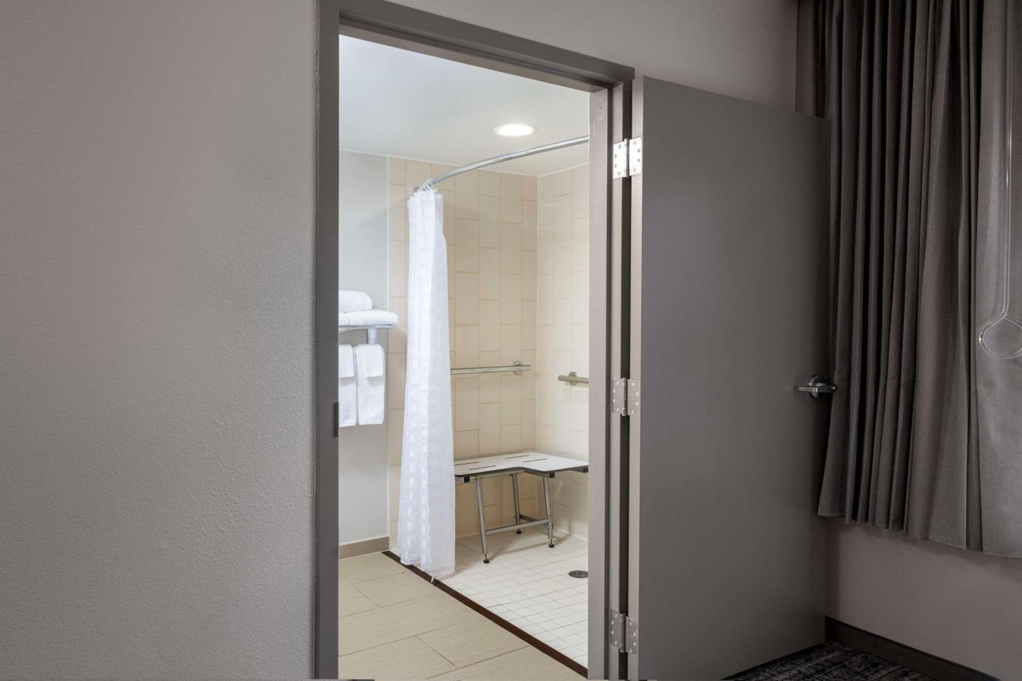 Hyatt Place Indianapolis Airport Eksteriør billede
