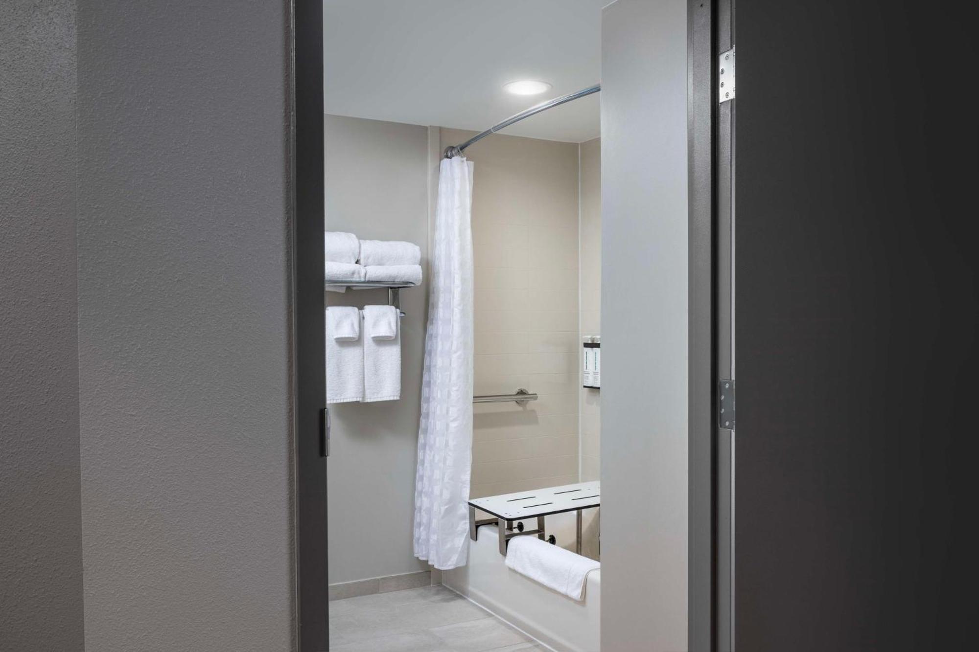 Hyatt Place Indianapolis Airport Eksteriør billede