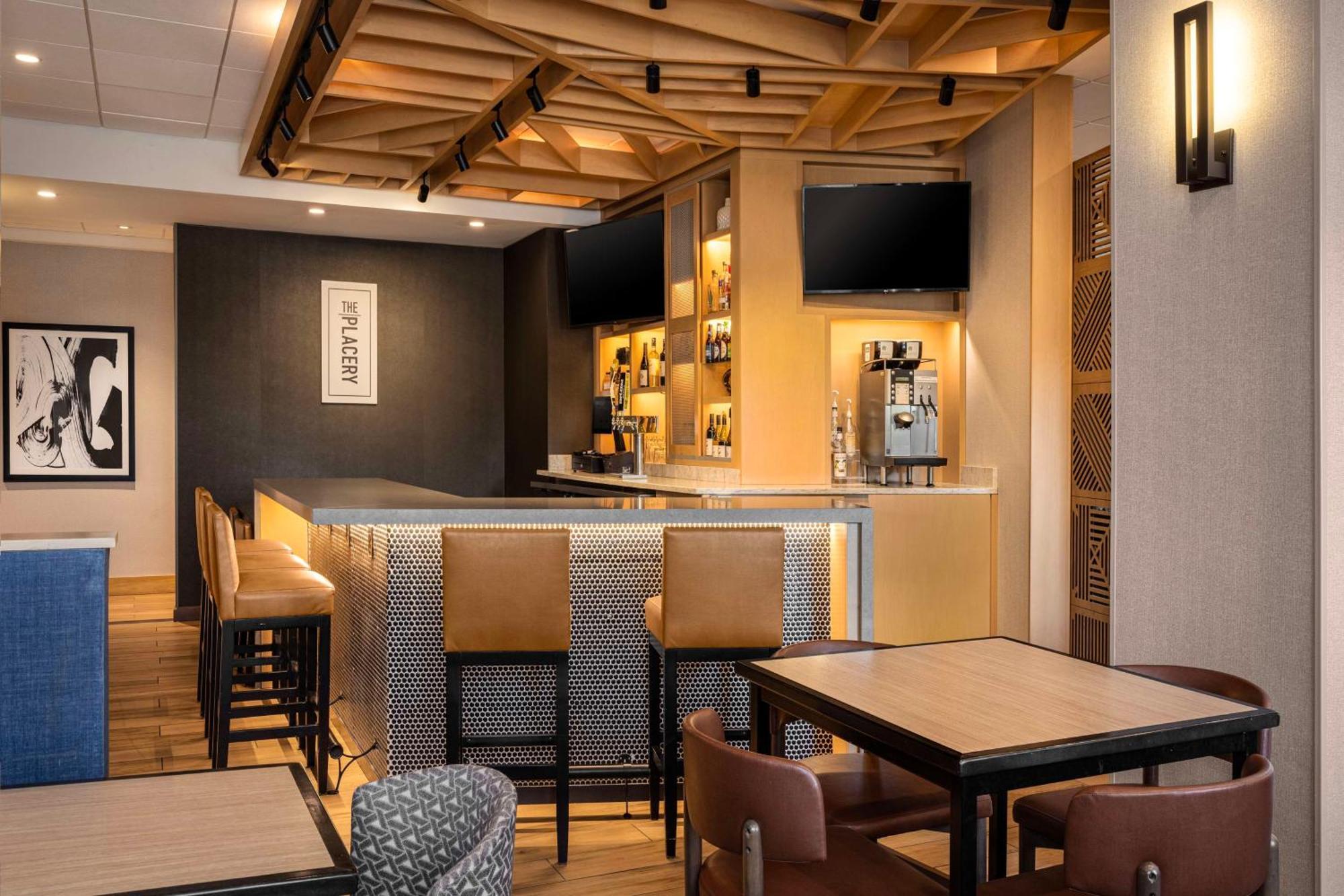 Hyatt Place Indianapolis Airport Eksteriør billede